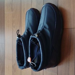 Brand New Sporto Waterproof Tracy Boots NAVY 10M